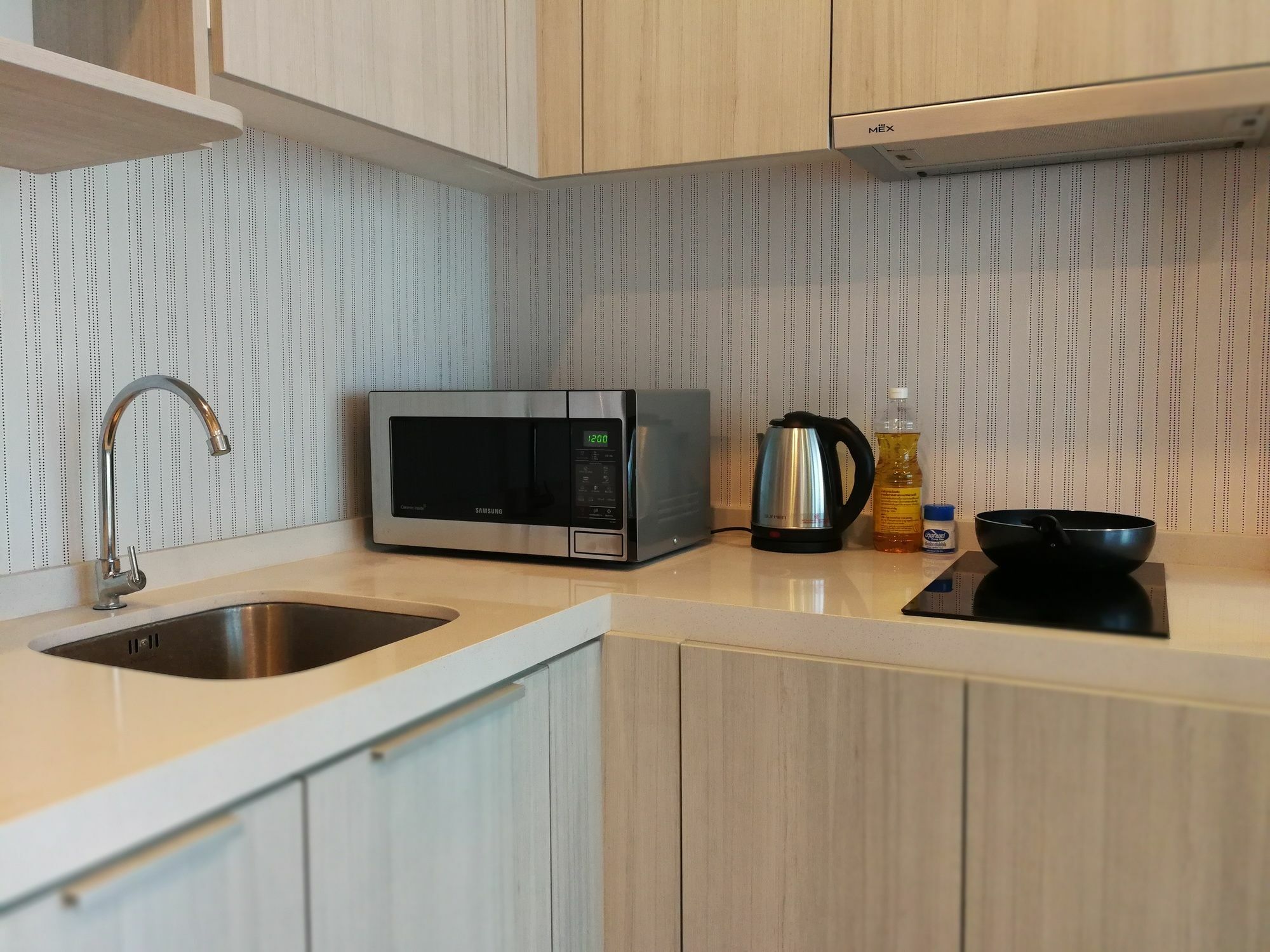 The Prio Condo By Loto Чиангмай Екстериор снимка